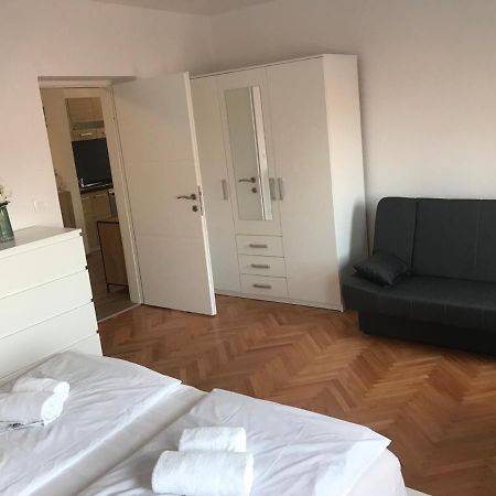 Apartment Plaza - Beach Koper Bagian luar foto