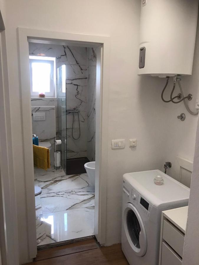 Apartment Plaza - Beach Koper Bagian luar foto